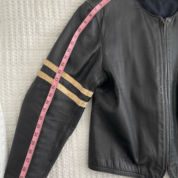 Men’s vintage leather jacket with white stripes. - Picture 14 of 16